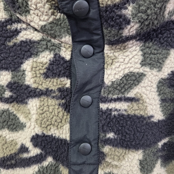 Carhartt Men’s XL Camouflage Relaxed Fit 1/4 Snap Pile Fleece Pullover Jacket - Picture 2 of 5